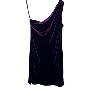 The Pyramid Collection Gothic Glam One Shoulder Velvet Dress Medium Purple
